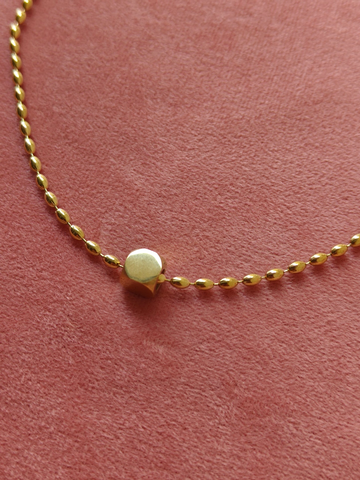 Geometric Cube Chain