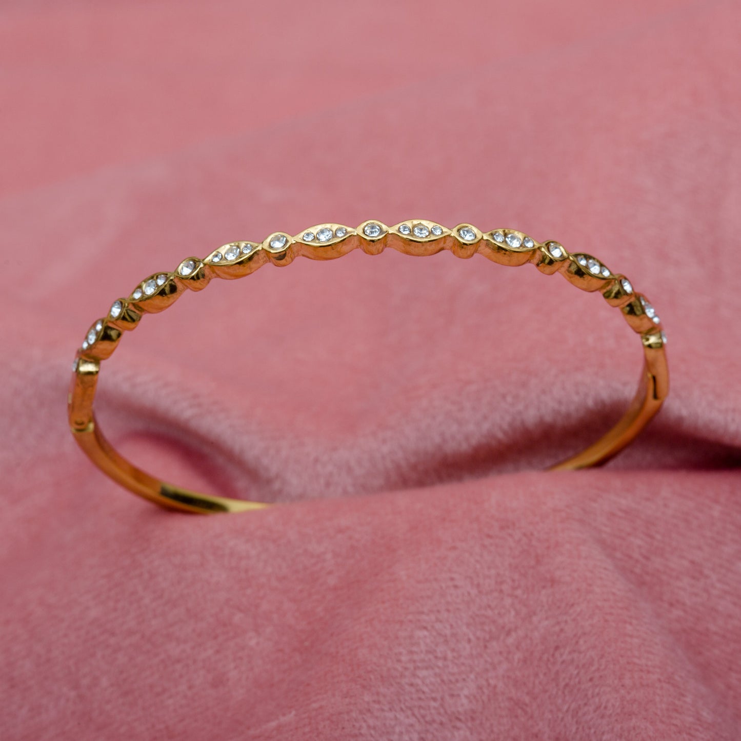 Camellia Wave Bangle