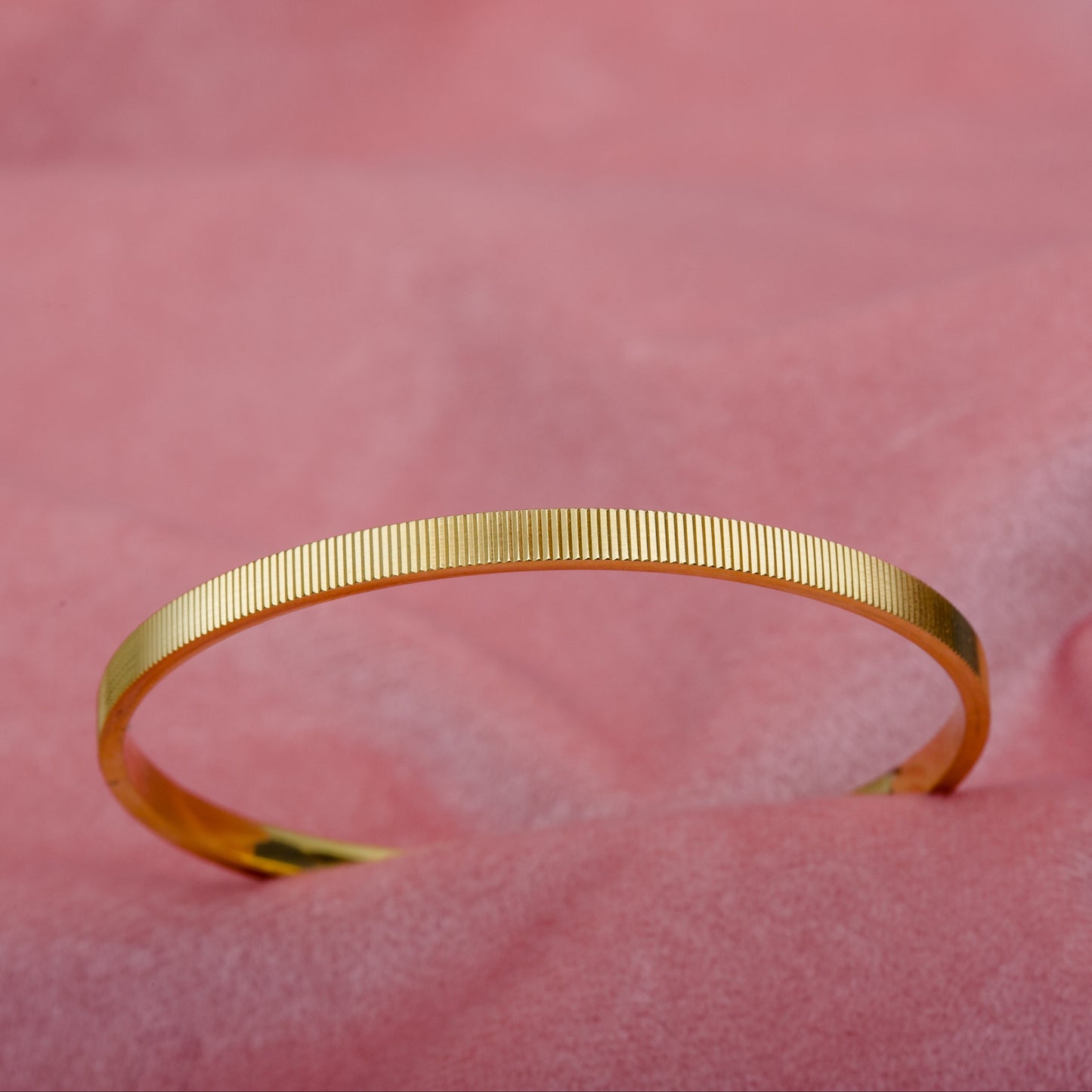 Aster Ribbed Bangle